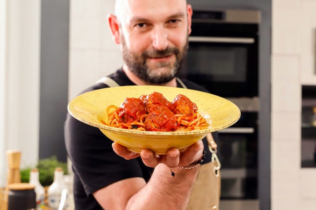 spaghetti-con-polpette-ricetta-chef-deg